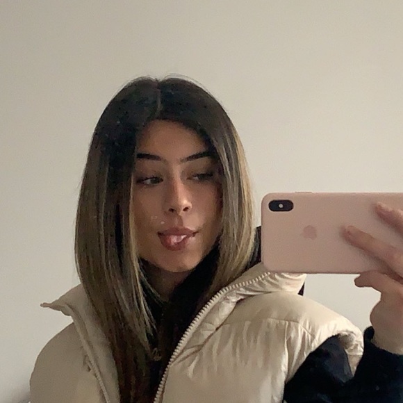 Meet your Posher, Isabella - Picture 1 of 1